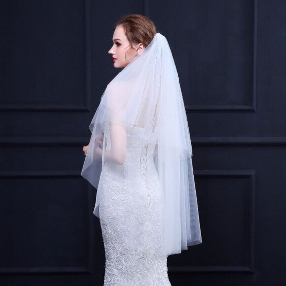 Wedding veil white bride bridal fingertip medium length tulle with comb elegant